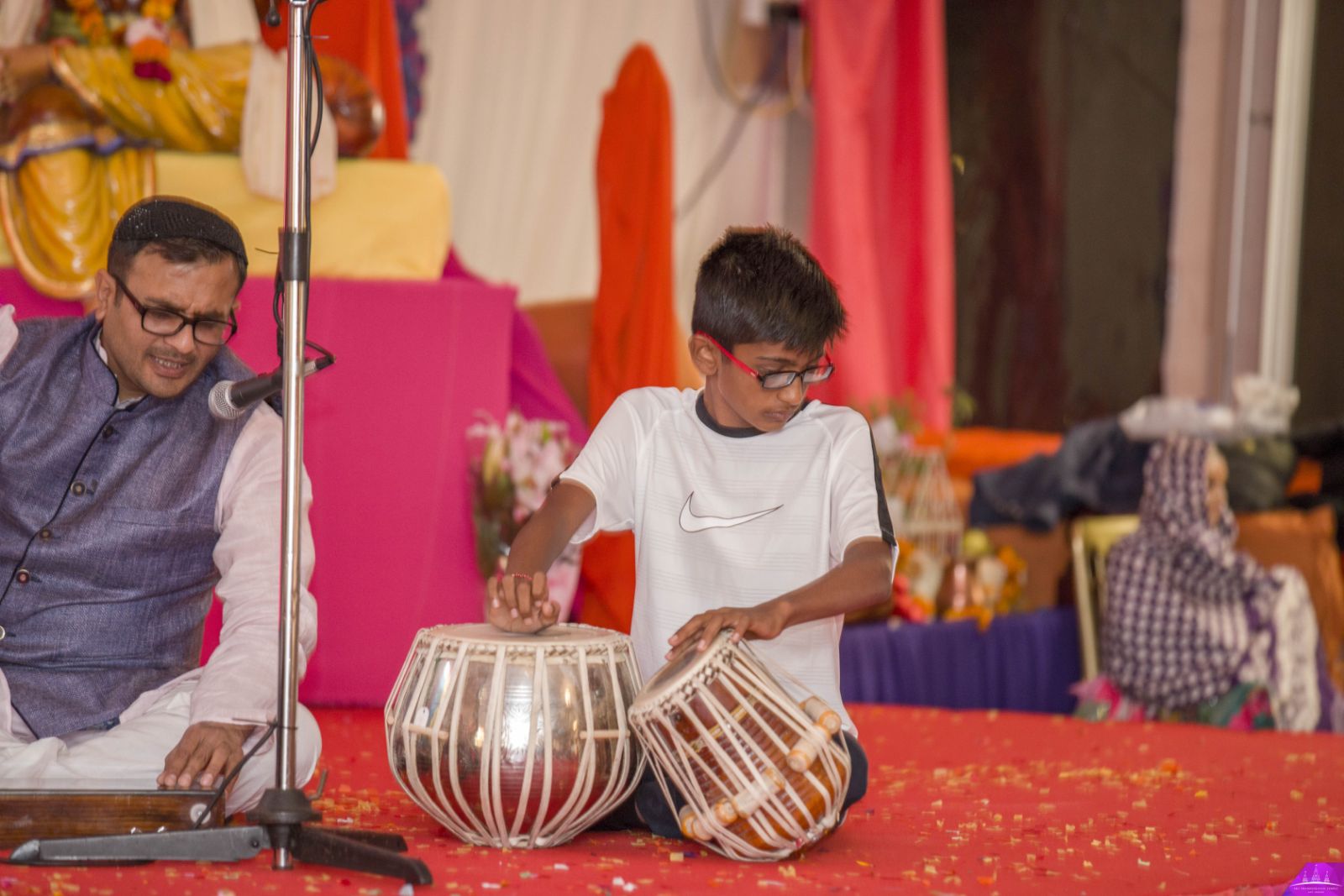 ©1987-2017 SKS Swaminarayan Temple East London